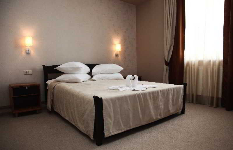 Hotel Praha Uzjhorod Exteriör bild