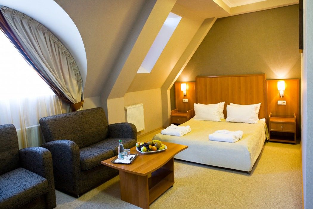 Hotel Praha Uzjhorod Exteriör bild