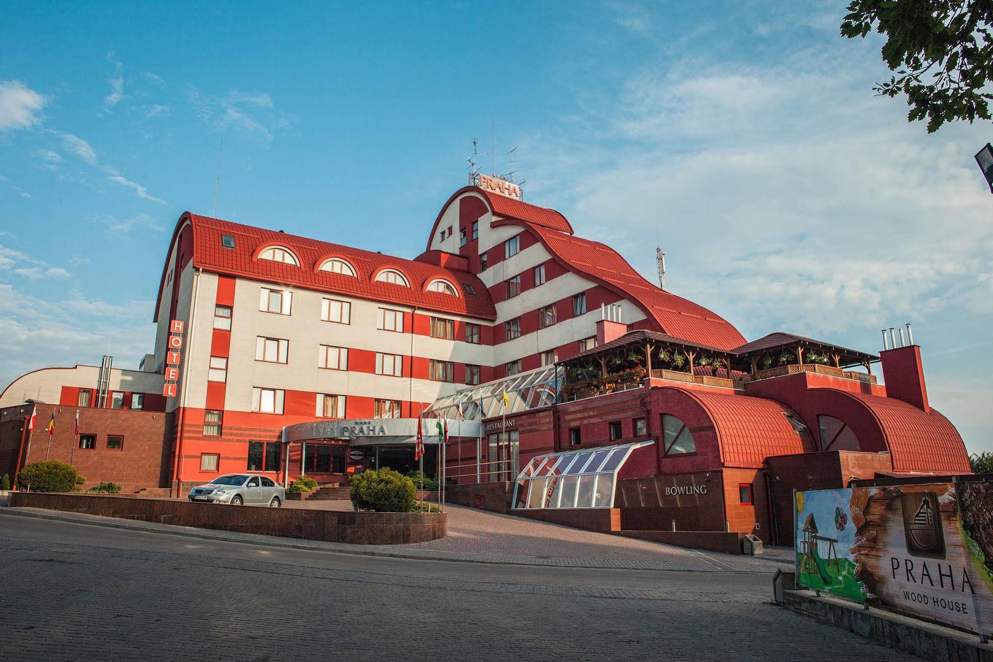 Hotel Praha Uzjhorod Exteriör bild