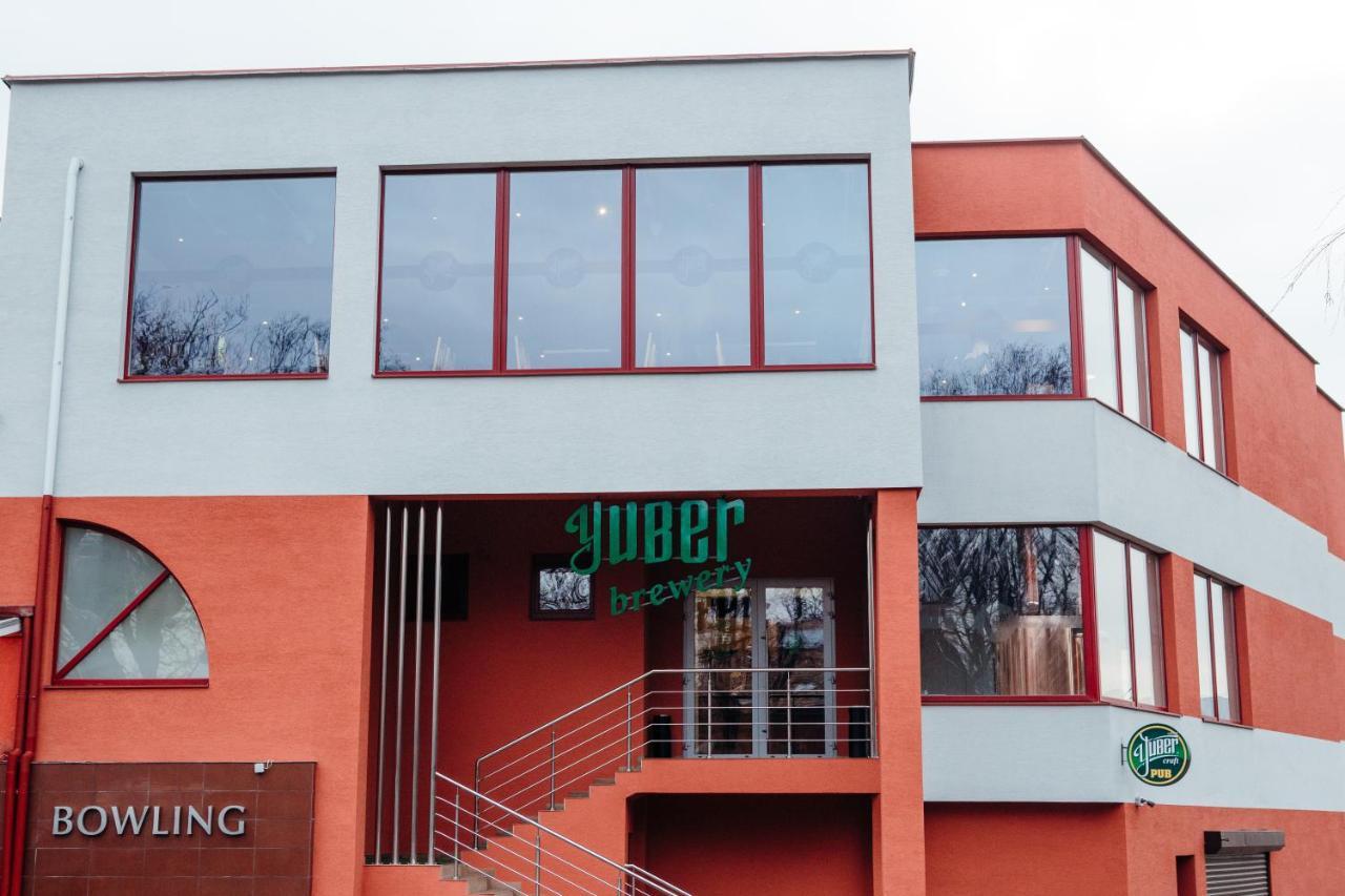 Hotel Praha Uzjhorod Exteriör bild